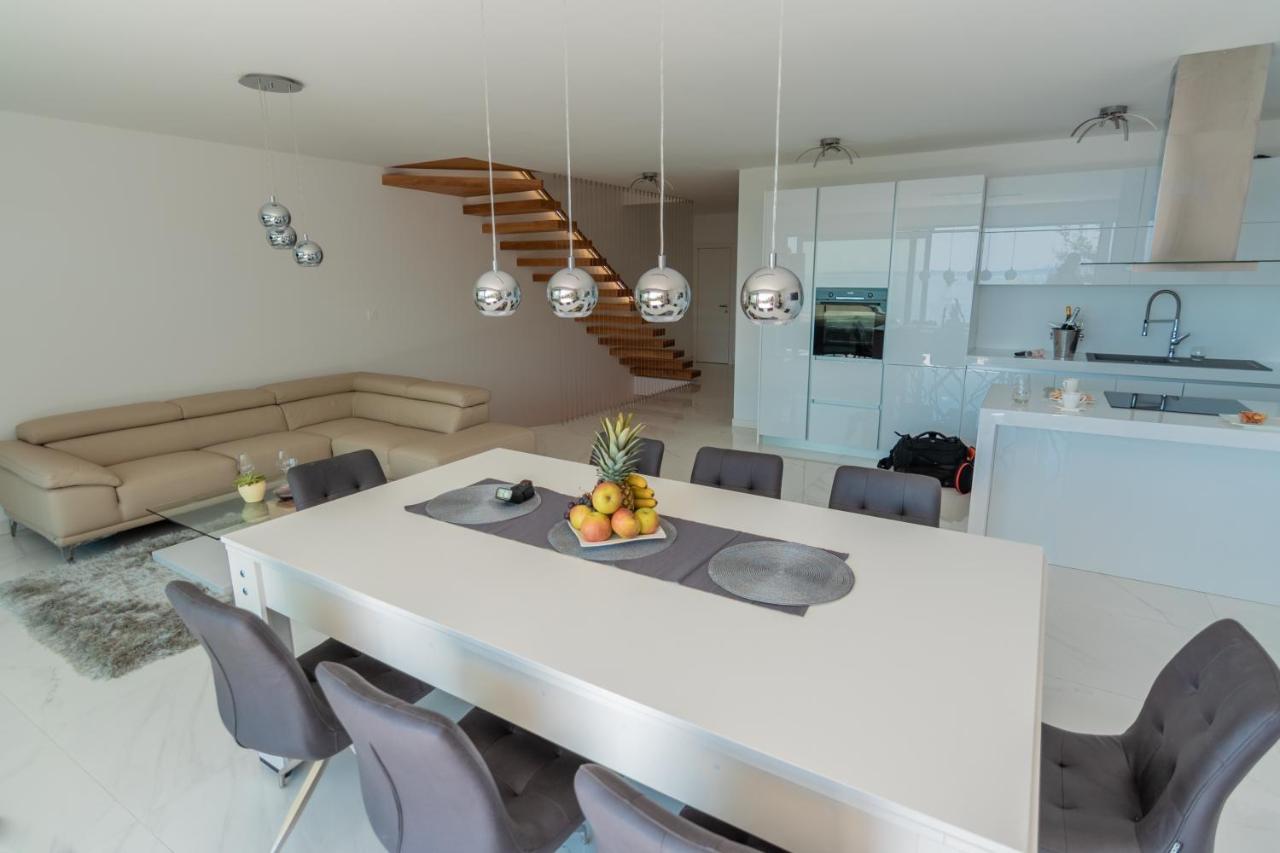 מטולי Villa The Boat With Rooftop Pool מראה חיצוני תמונה