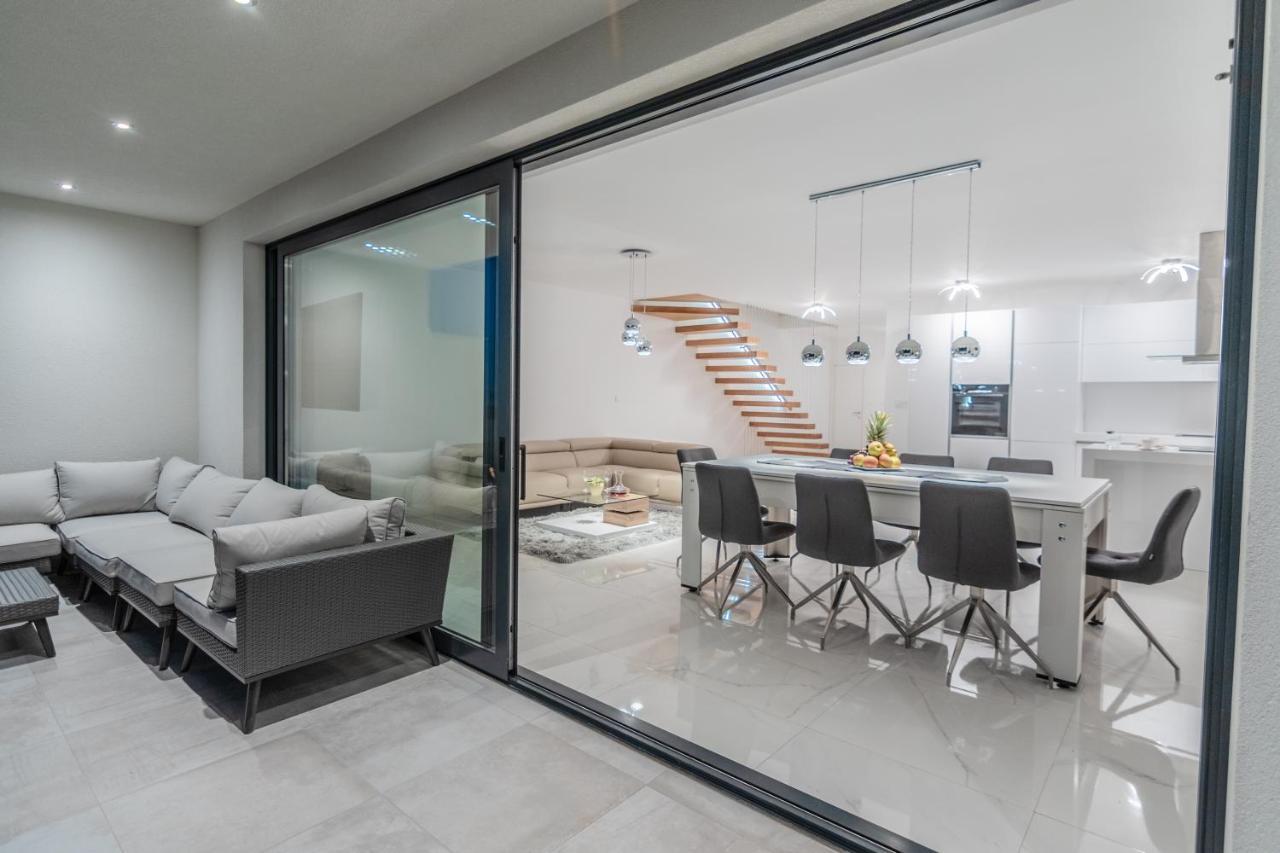 מטולי Villa The Boat With Rooftop Pool מראה חיצוני תמונה