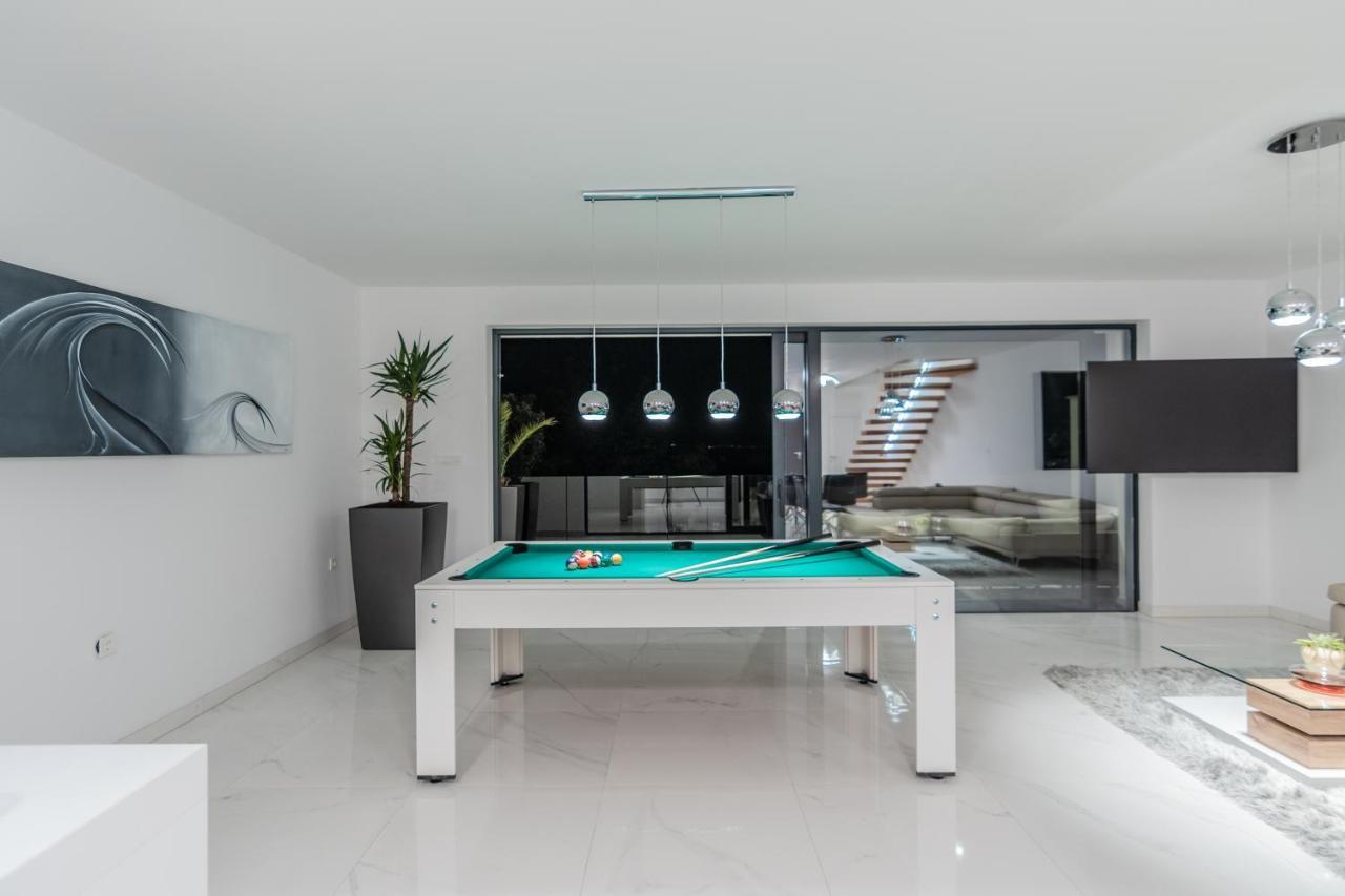 מטולי Villa The Boat With Rooftop Pool מראה חיצוני תמונה